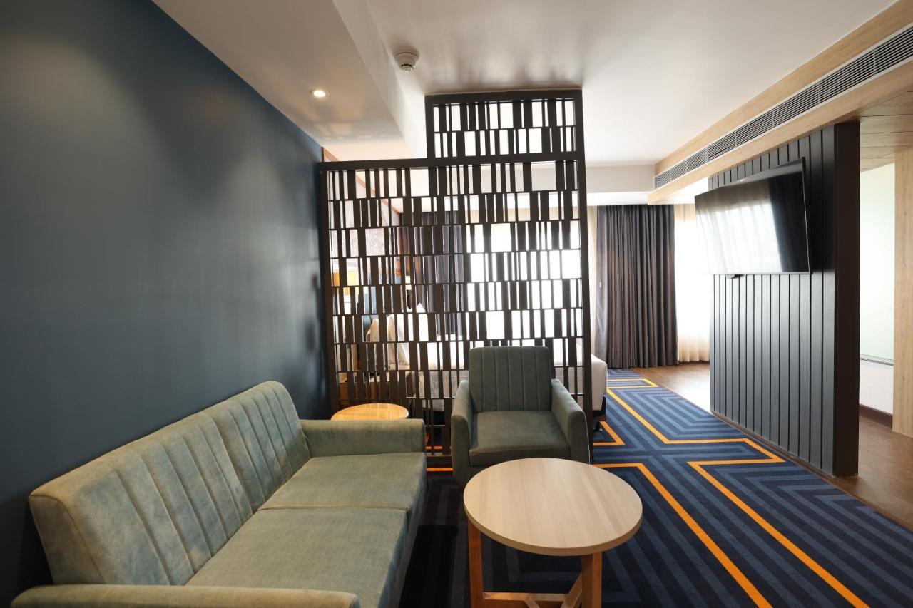Holiday Inn Express & Suites Jaipur Gopalpura Esterno foto