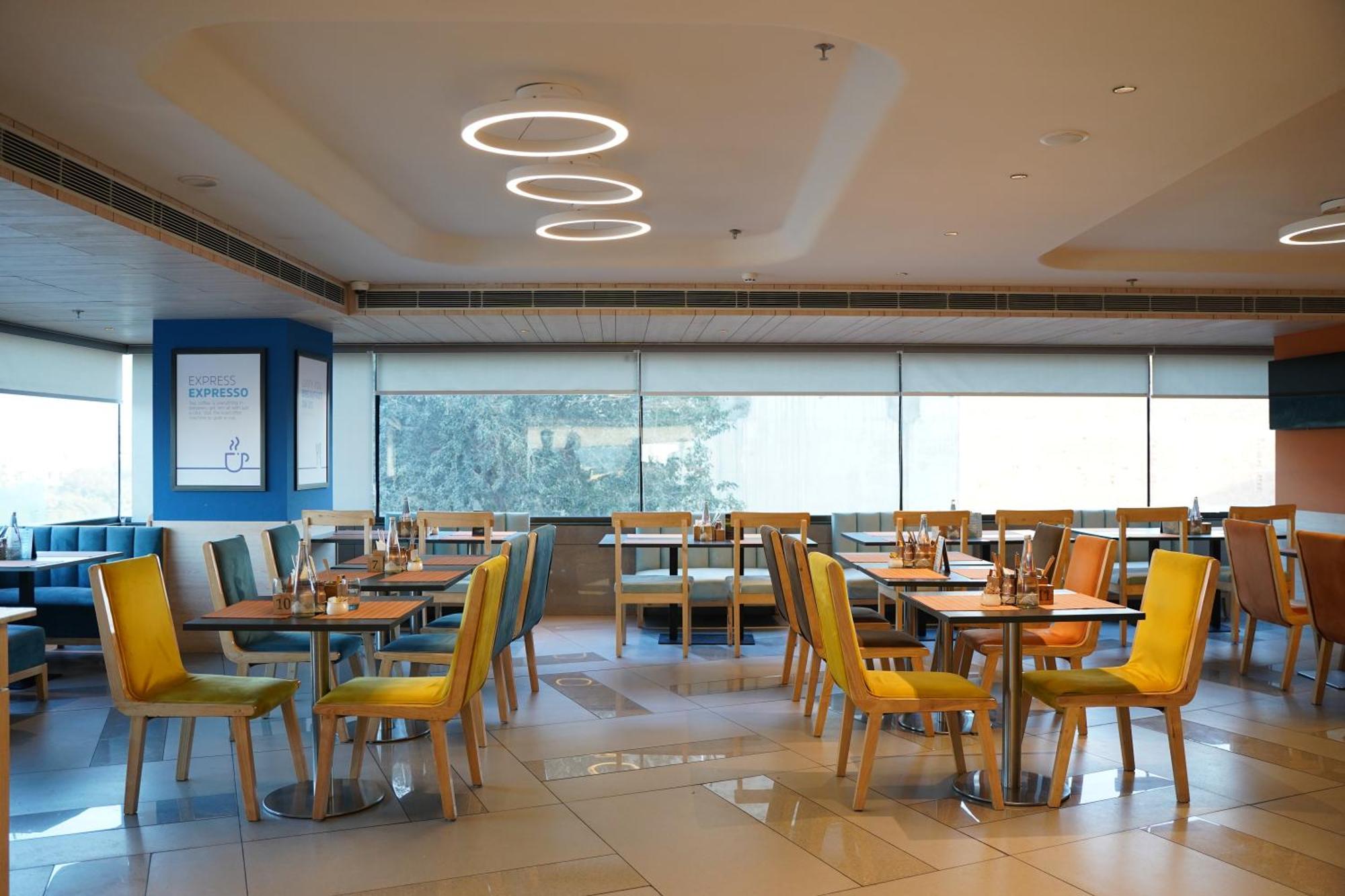 Holiday Inn Express & Suites Jaipur Gopalpura Esterno foto