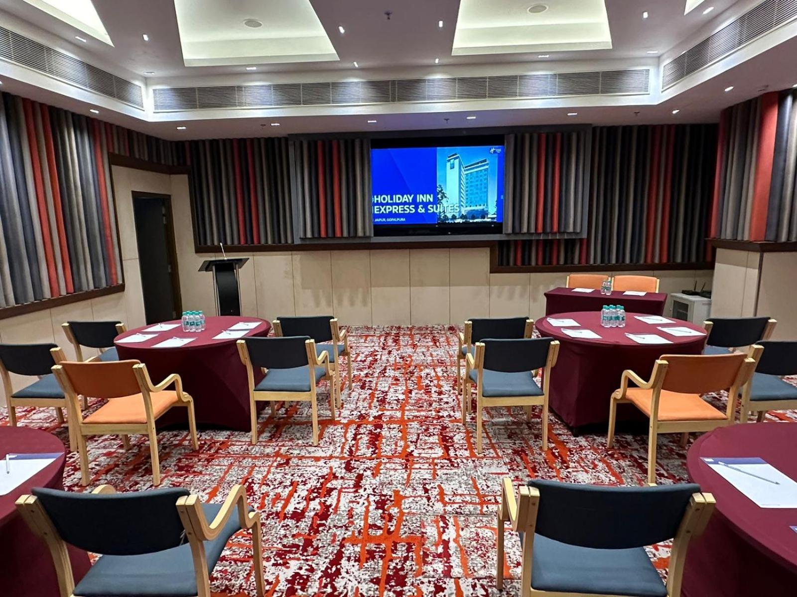 Holiday Inn Express & Suites Jaipur Gopalpura Esterno foto