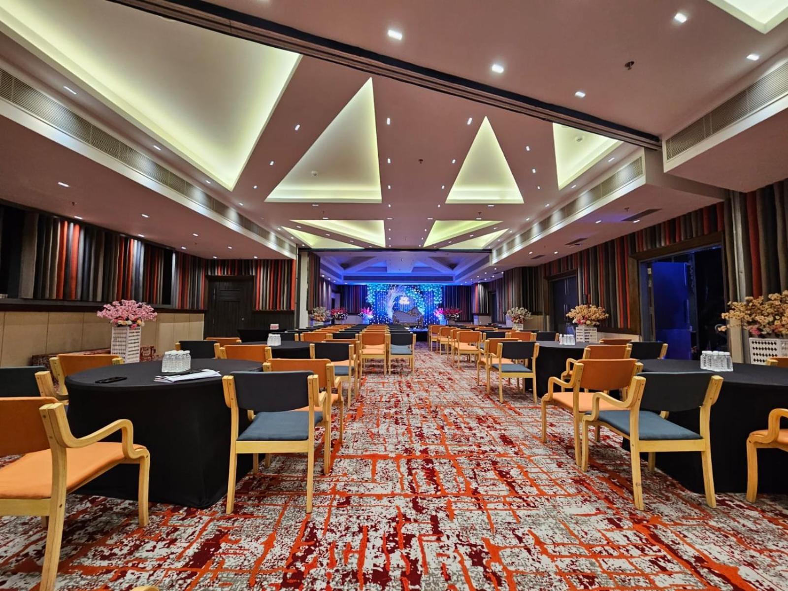 Holiday Inn Express & Suites Jaipur Gopalpura Esterno foto
