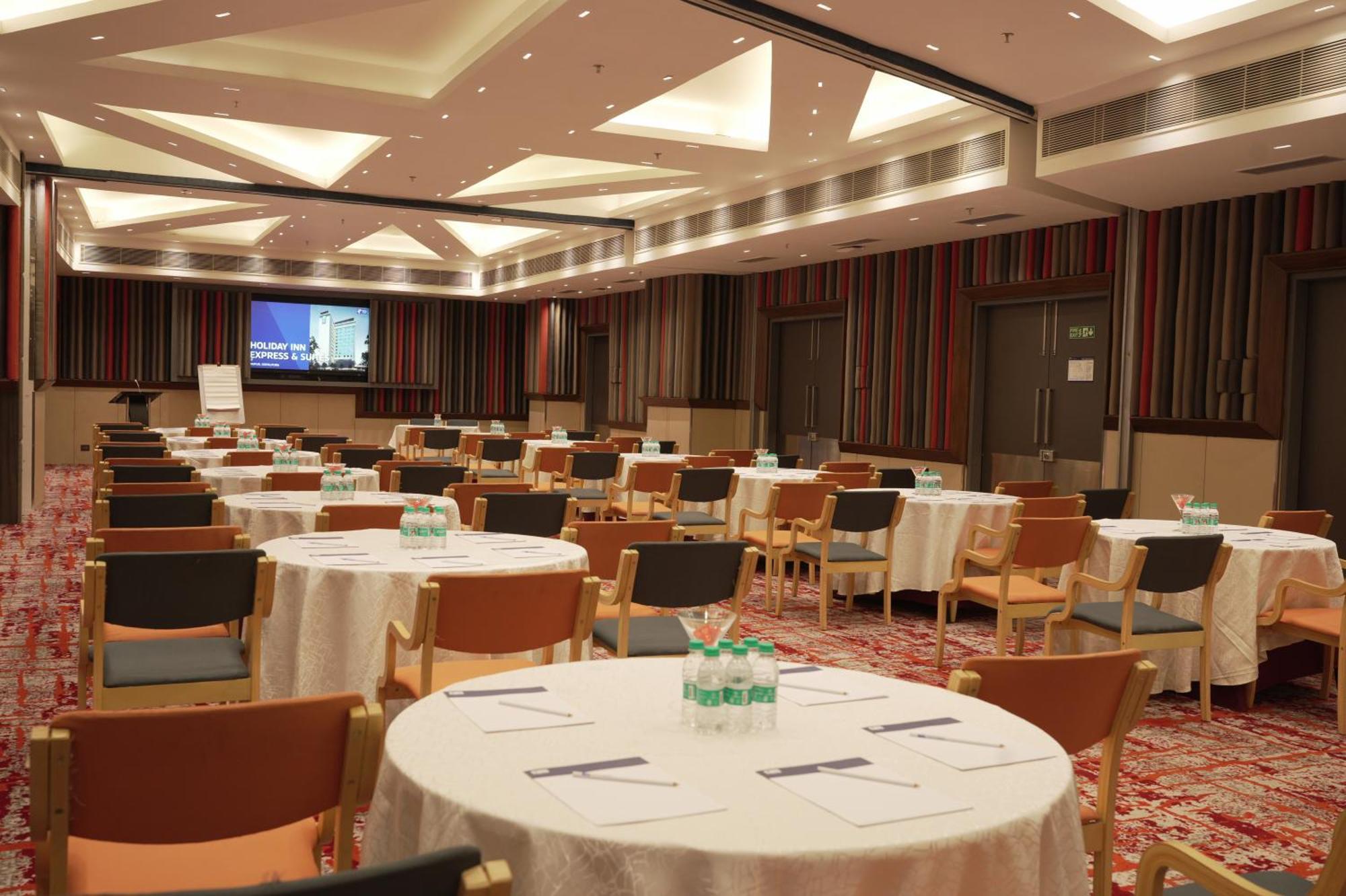 Holiday Inn Express & Suites Jaipur Gopalpura Esterno foto