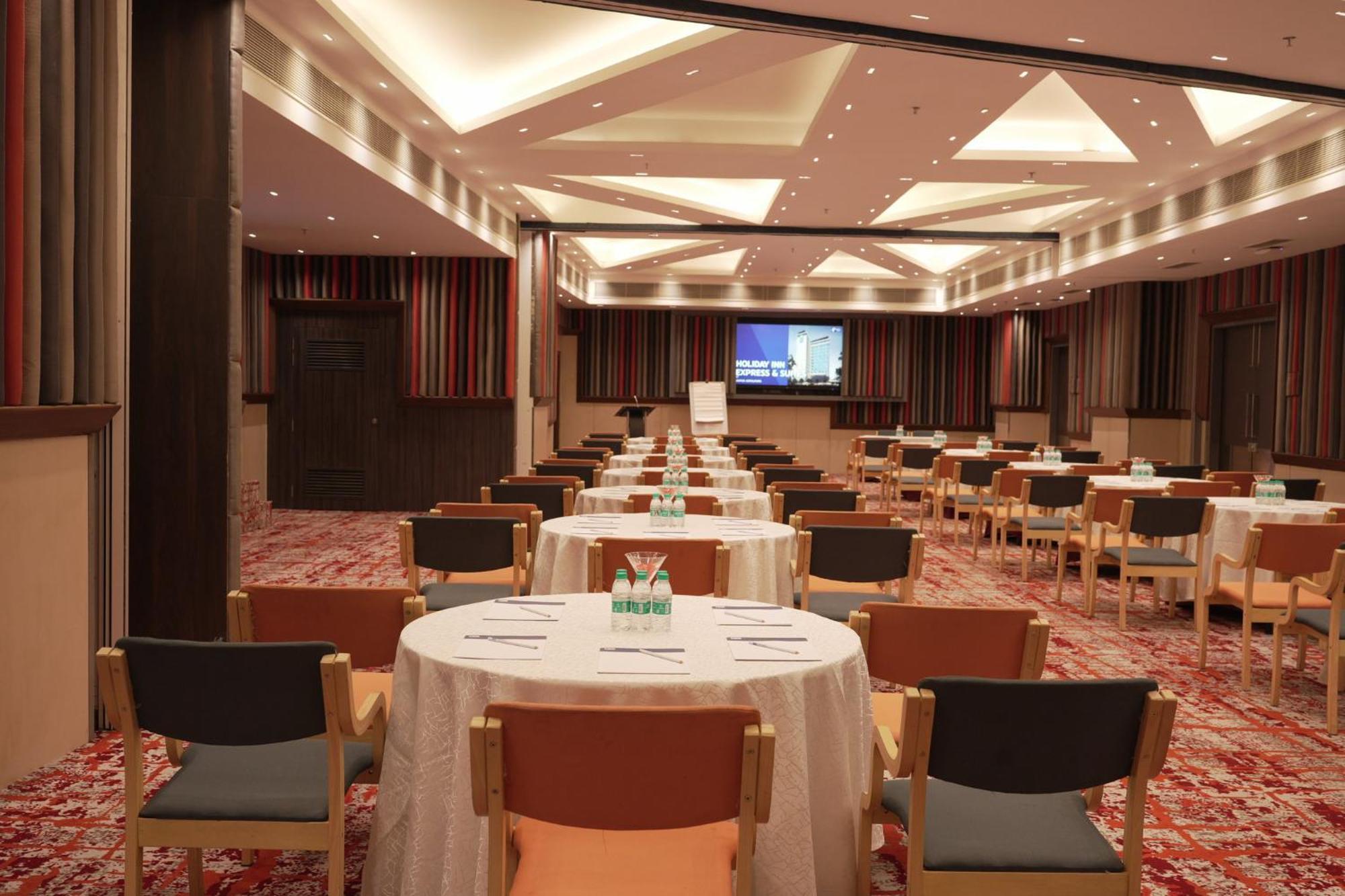 Holiday Inn Express & Suites Jaipur Gopalpura Esterno foto