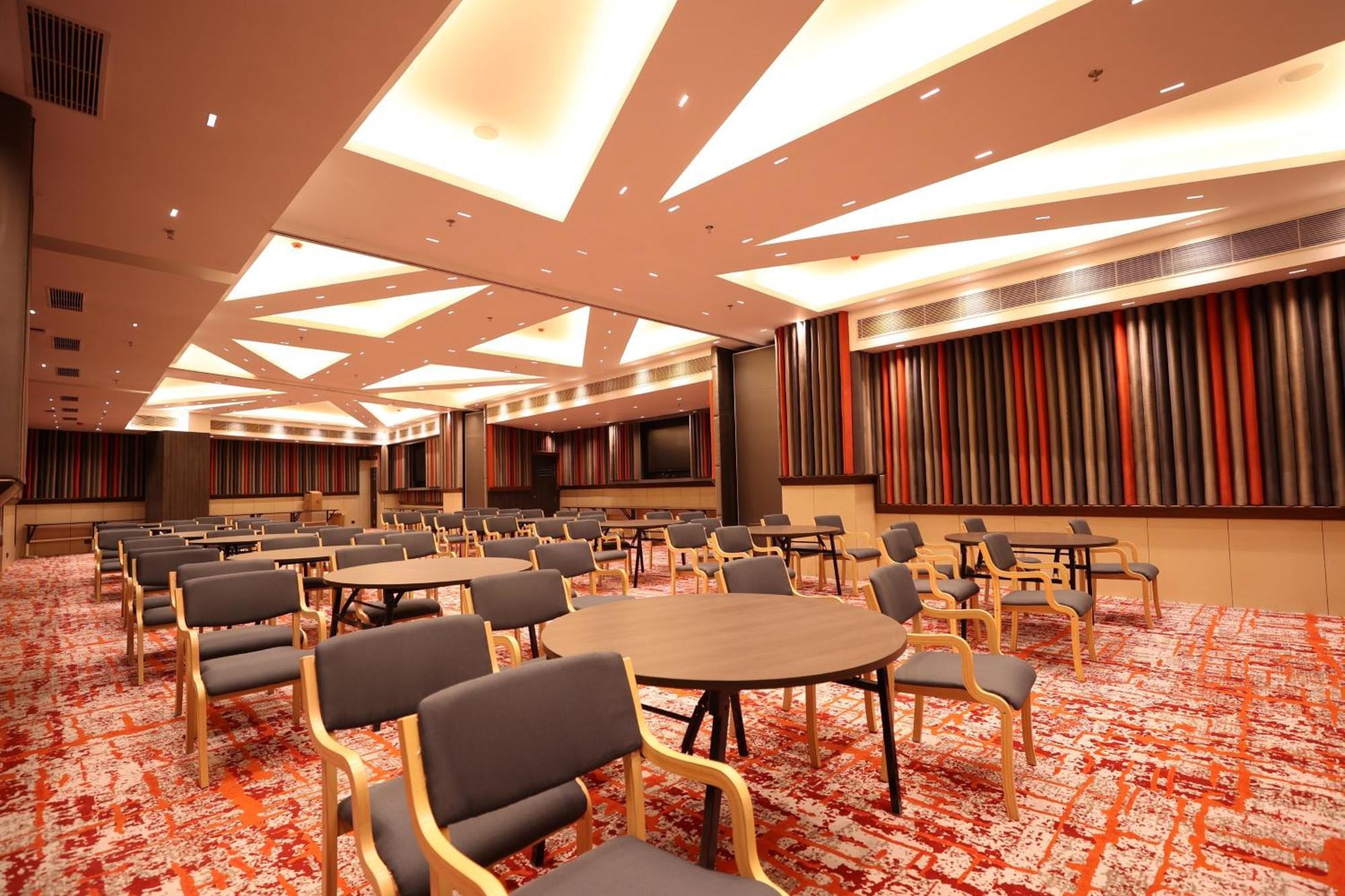Holiday Inn Express & Suites Jaipur Gopalpura Esterno foto