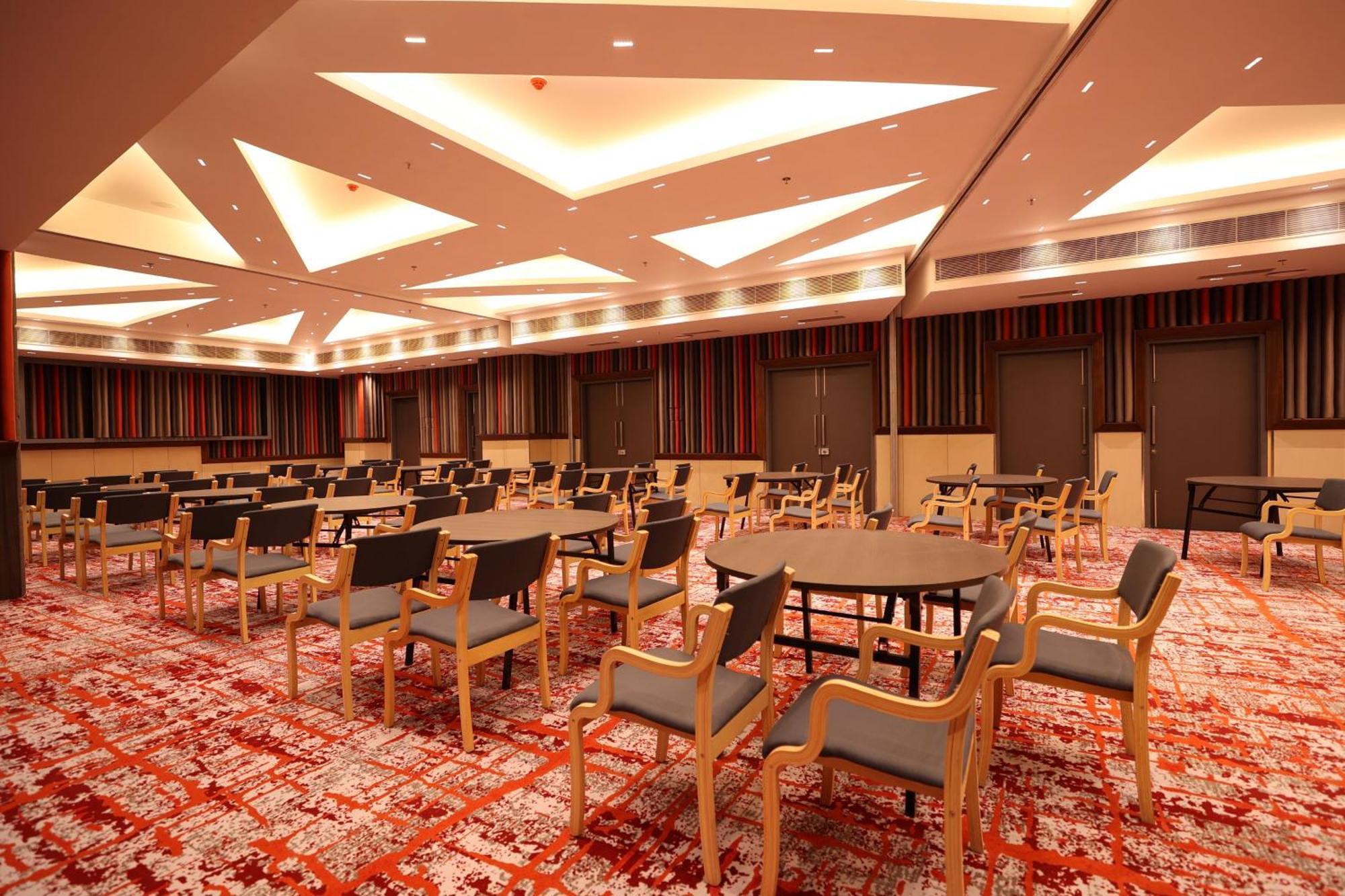 Holiday Inn Express & Suites Jaipur Gopalpura Esterno foto
