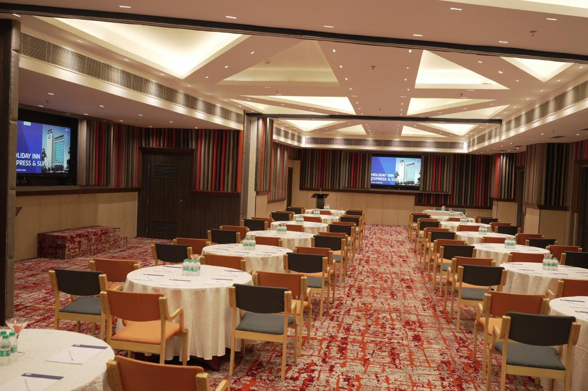 Holiday Inn Express & Suites Jaipur Gopalpura Esterno foto